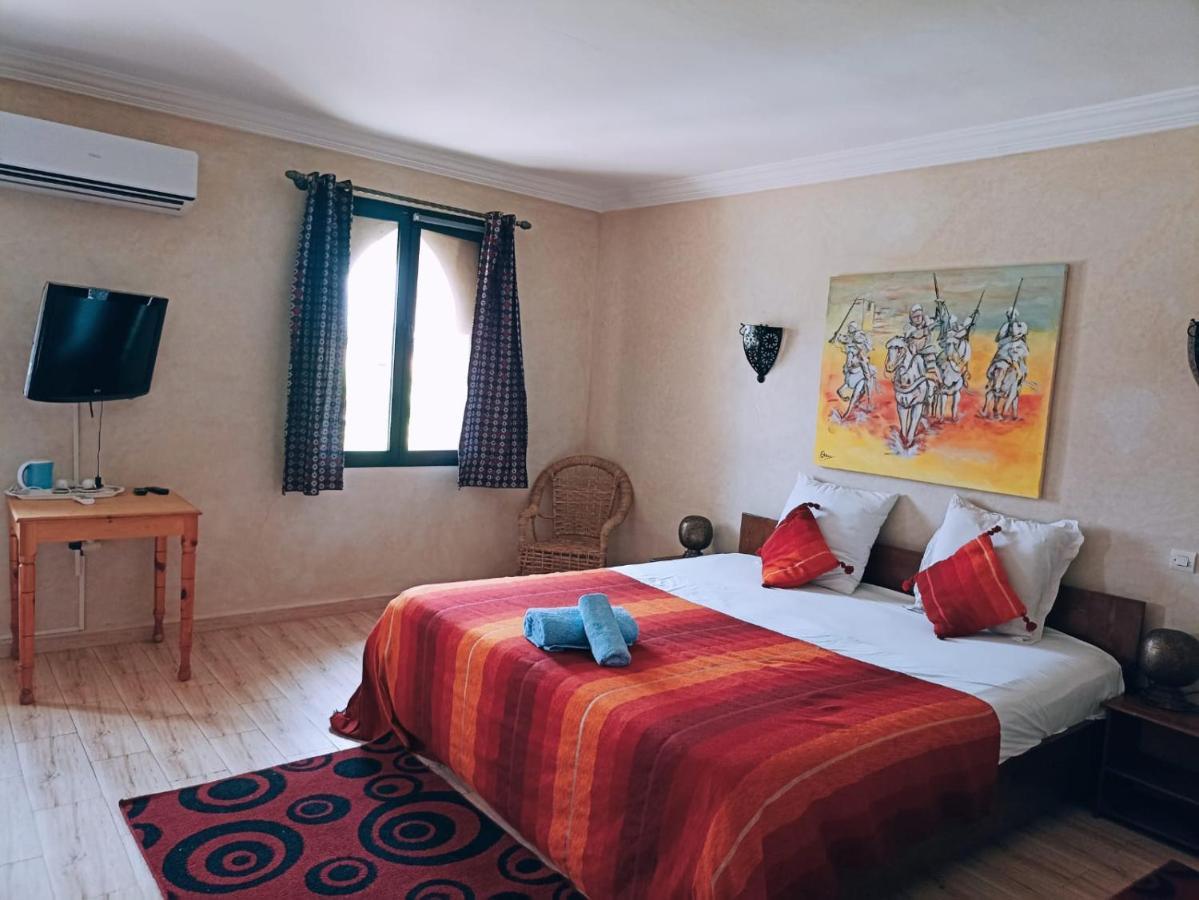 Les Jardins D Amizmiz 6 Piscines Bed & Breakfast Wawizelte Exterior photo