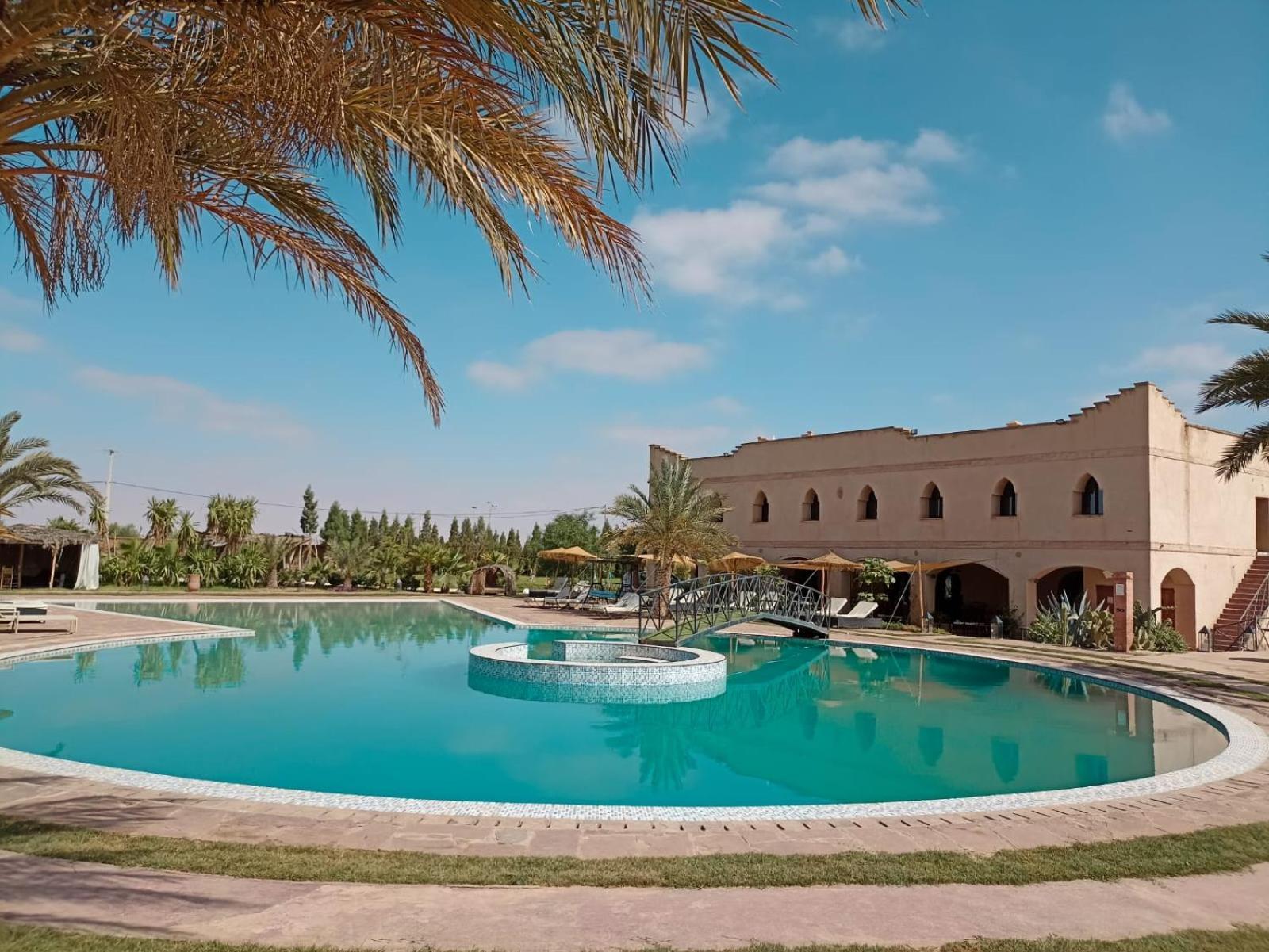 Les Jardins D Amizmiz 6 Piscines Bed & Breakfast Wawizelte Exterior photo