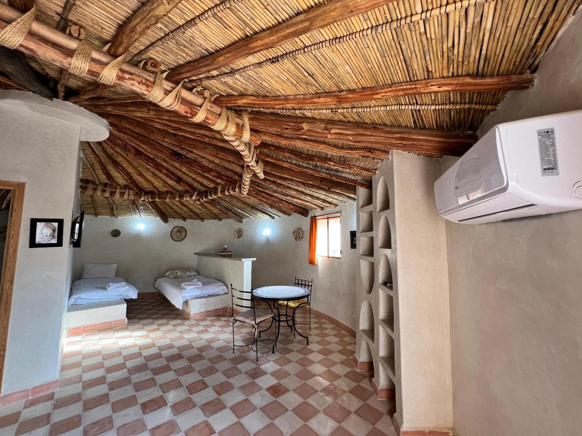 Les Jardins D Amizmiz 6 Piscines Bed & Breakfast Wawizelte Exterior photo