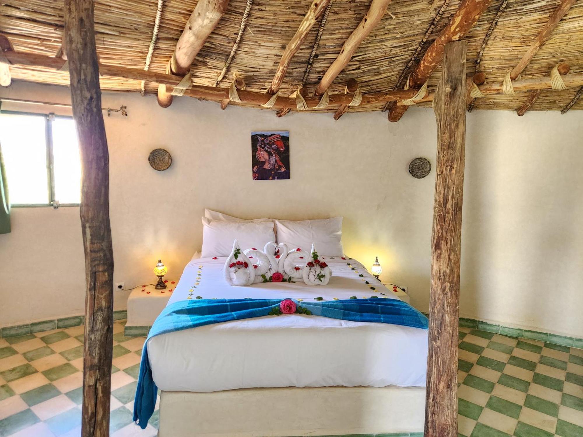Les Jardins D Amizmiz 6 Piscines Bed & Breakfast Wawizelte Exterior photo
