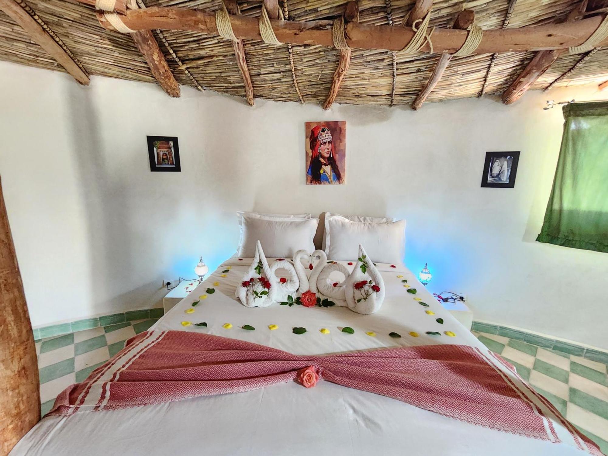 Les Jardins D Amizmiz 6 Piscines Bed & Breakfast Wawizelte Exterior photo